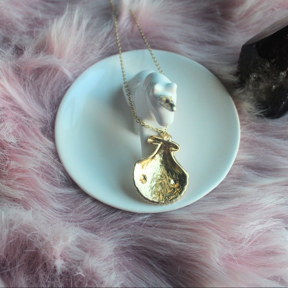 18k Gold Plated Shell Long Necklace With Stones - Picture 5 of 10